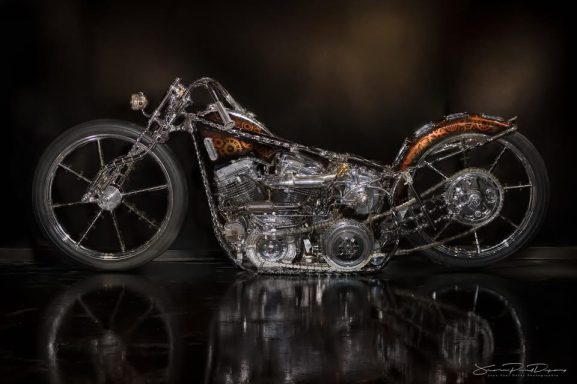 SG10 peinture moto customisée, peinture feuille d'or, peinture candy, peinture personnalisée Genève