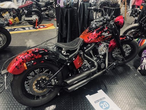 Fushia'n Skulls