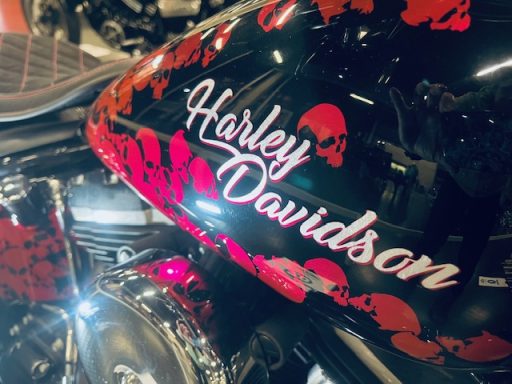 peinture Harley Customisée, peinture speciale, peinture candy, peinture feuille d'argent