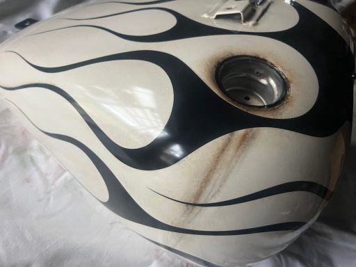 Black Flames peinture moto customisée, flaming custom, peinture personnalisé, peinture customisée Genève